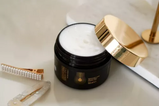 Dark Oil Hair Mask
